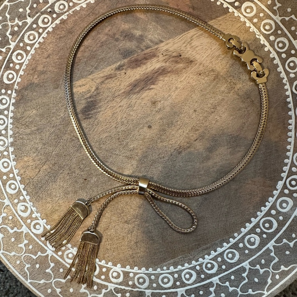 Beautiful vintage Monet necklace